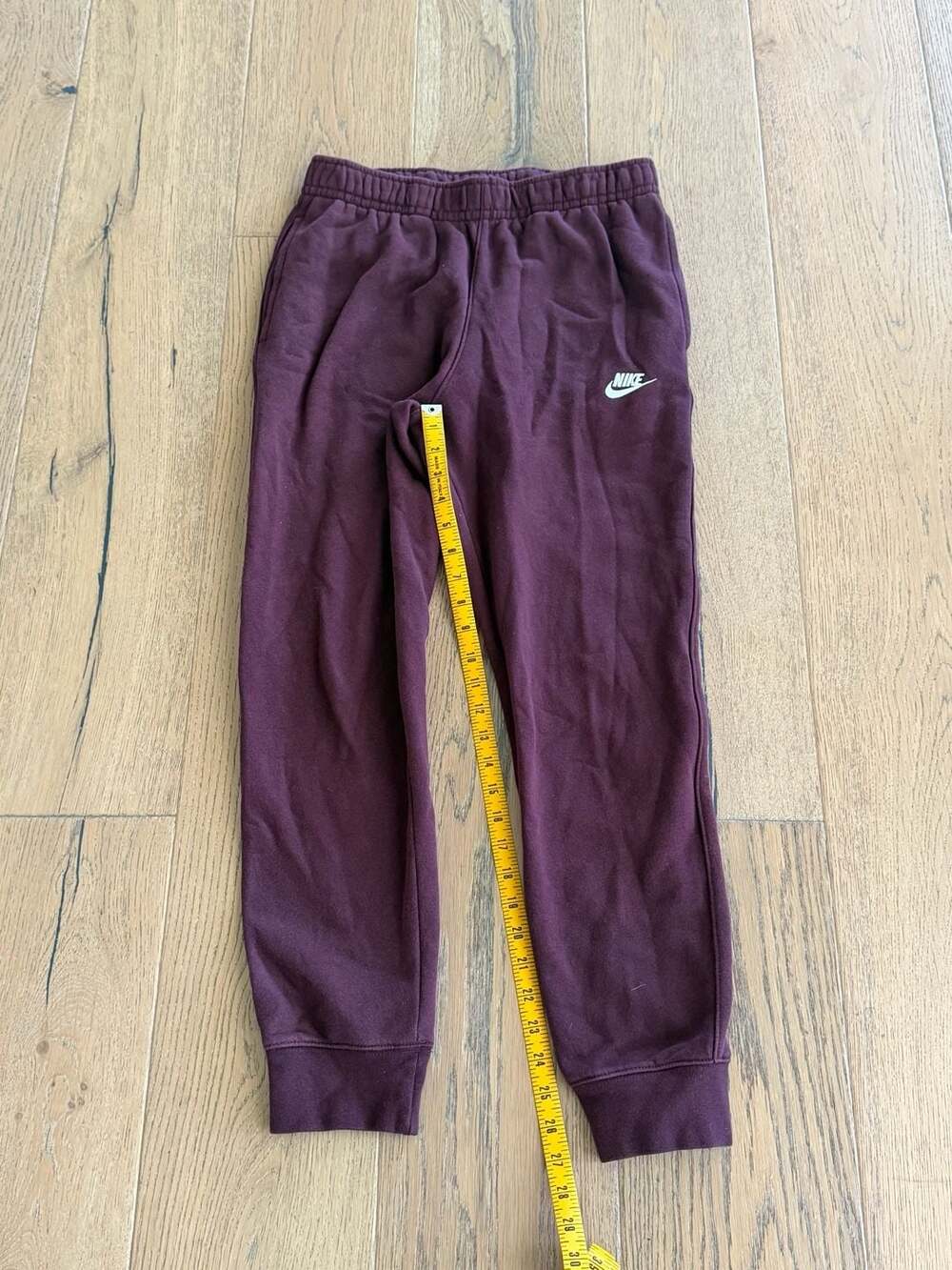 Men’s Nike Sportswear Club Fleece Joggers Maroon Size M